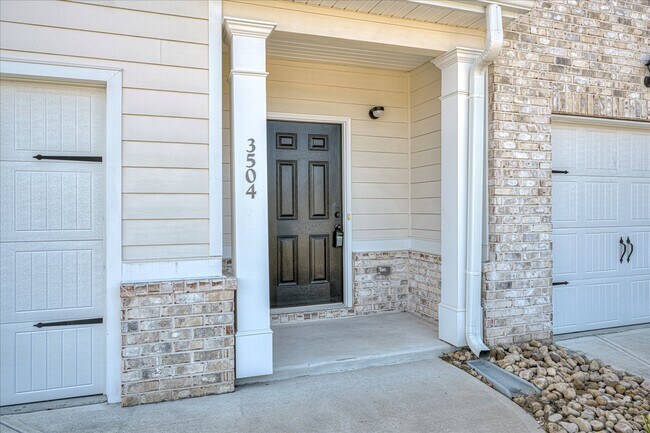 Building Photo - 3504 Firestone Dr