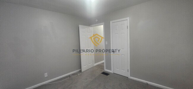 Building Photo - 3527 N Chester Ave