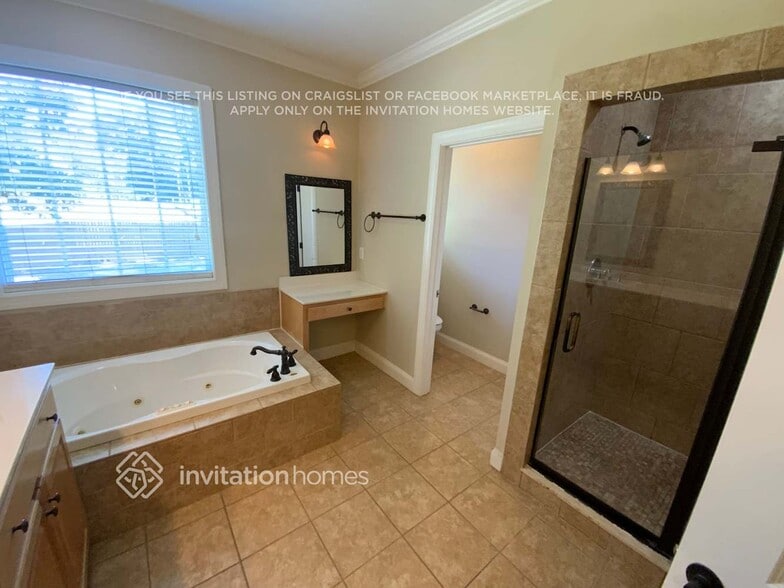 Building Photo - 242 Chuckwood Rd