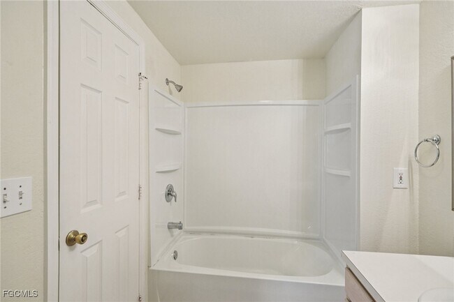 Building Photo - 23580 Walden Center Dr