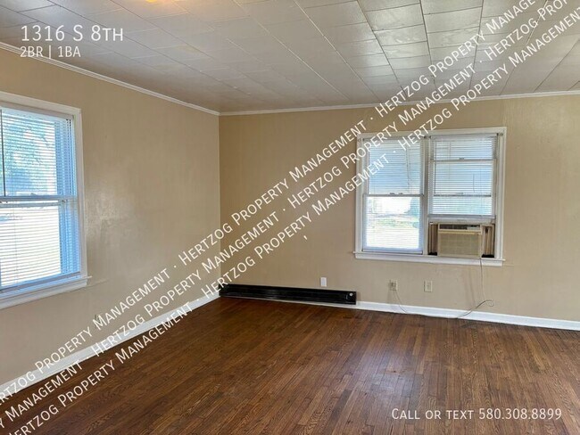 Building Photo - 1316 S 8th-