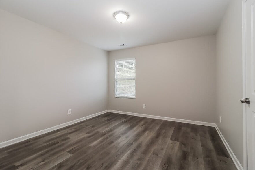 Building Photo - 20 Sycamore St