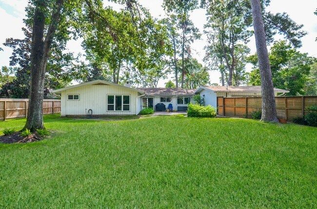 Building Photo - 1101 Guinea Dr