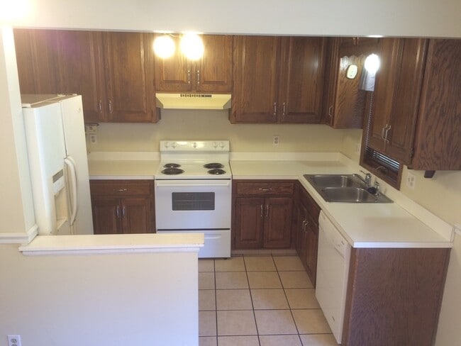 Building Photo - Great home!  Great location!
