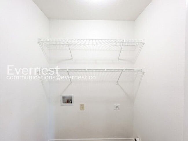 Building Photo - 5859 Shannon Dr