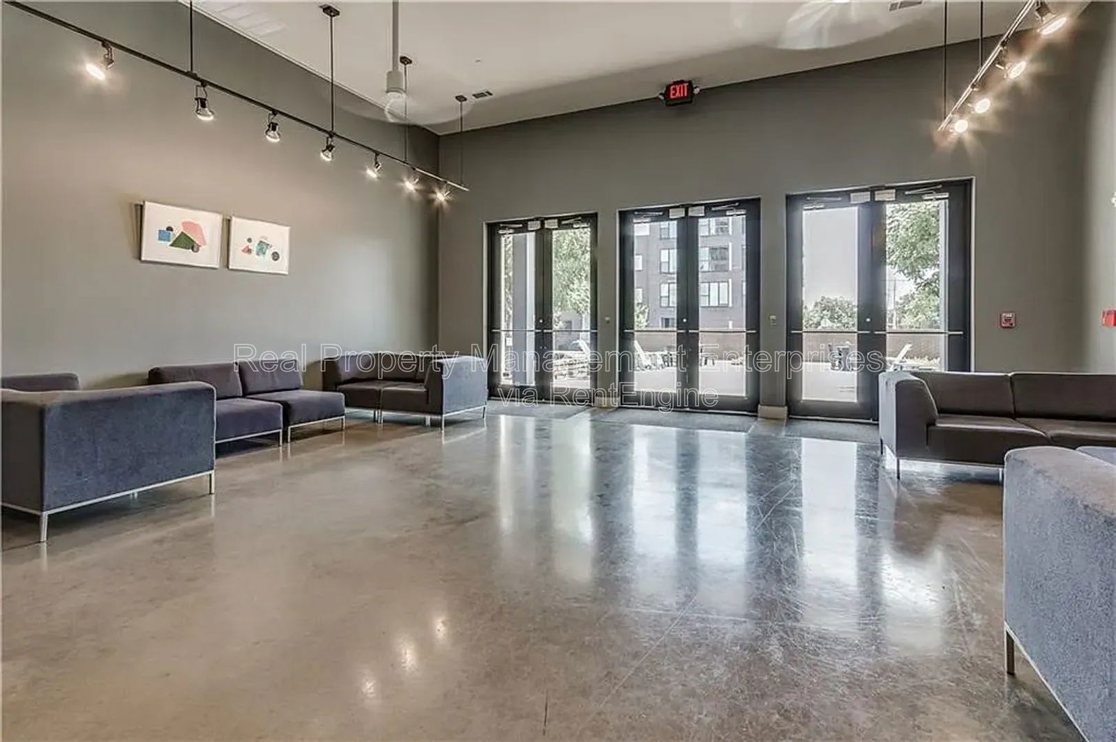 Building Photo - 301 NE 4th St