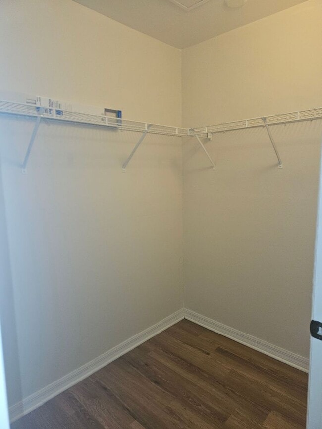Building Photo - 2/2 Third Floor Condo at Coral Cove W/ Wat...
