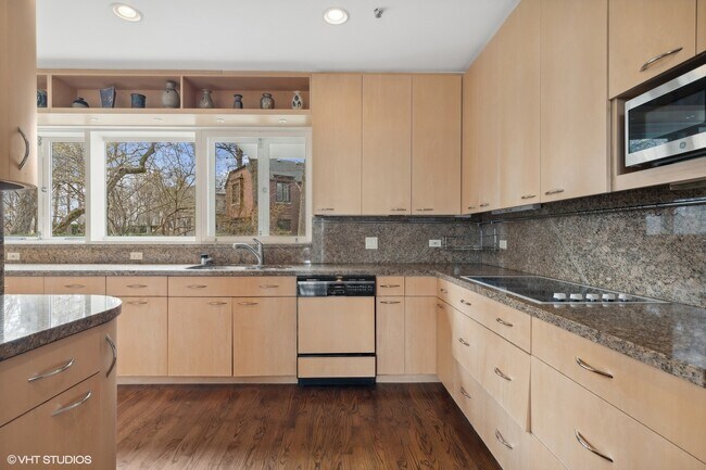 Building Photo - 155 S Deere Park Dr