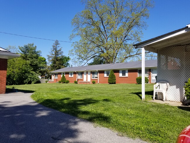 Building Photo - 10522 Old Taylorsville Rd