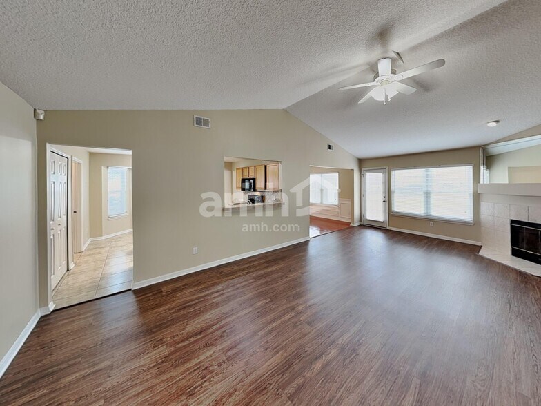 Building Photo - 1002 Chapeltown Cir N