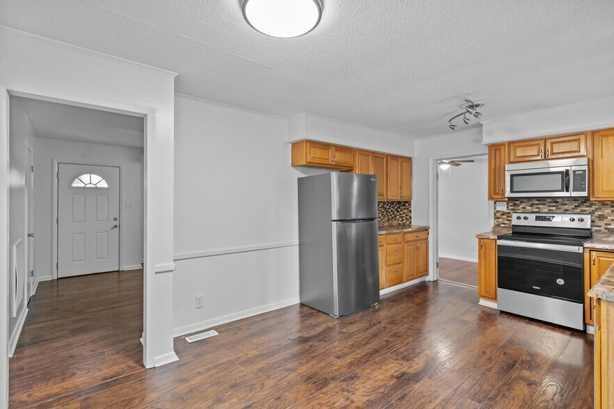Building Photo - 5364 Silver Pine Dr