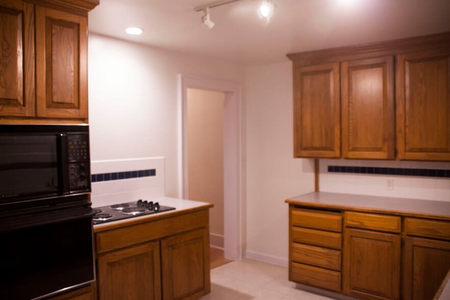 Building Photo - 8203 Park Ave SE