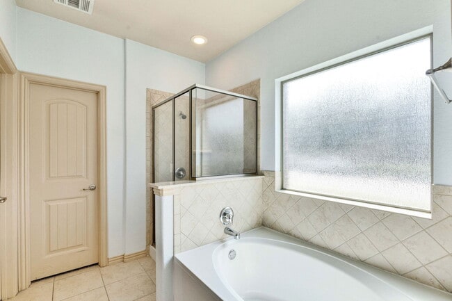 Building Photo - 2300 Dovetail St