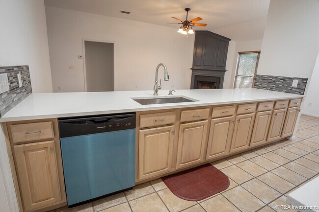 Kitchen w/ New Dish Washer - 25015 Lost Arrow