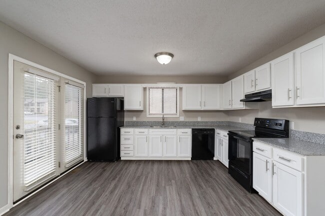 Building Photo - Country Shores Apartments