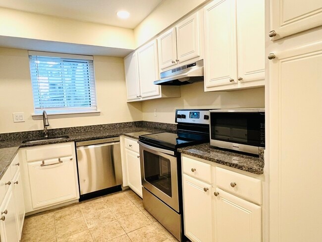 Building Photo - 11083 Saffold Way