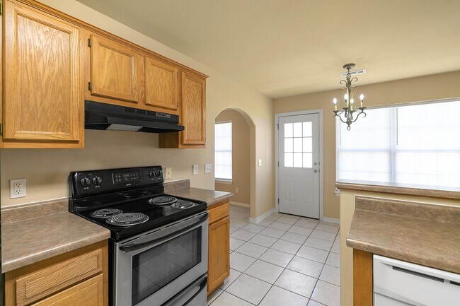 Building Photo - Cute 4 Bed 2 Bath Home in Bentonville School District