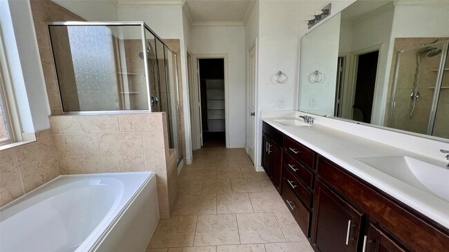 Building Photo - 10831 Wall Fern Way