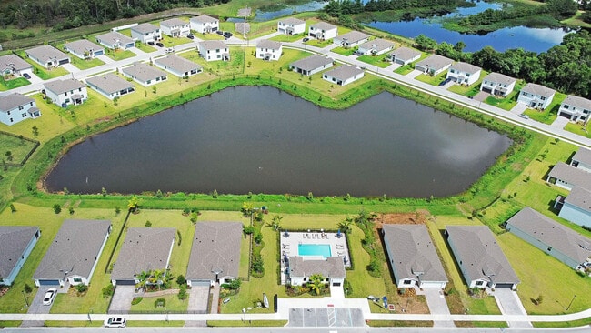 Building Photo - 5929 SE Sky Blue Cir