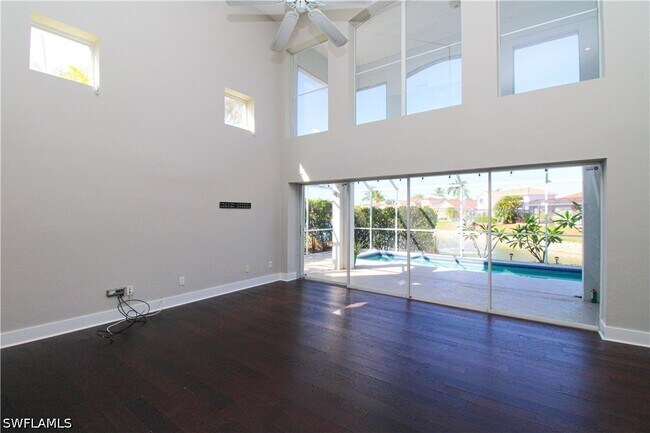 Building Photo - 135 Lady Palm Dr