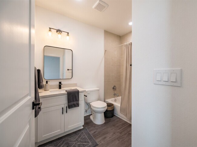 Building Photo - 5838 Beldart St