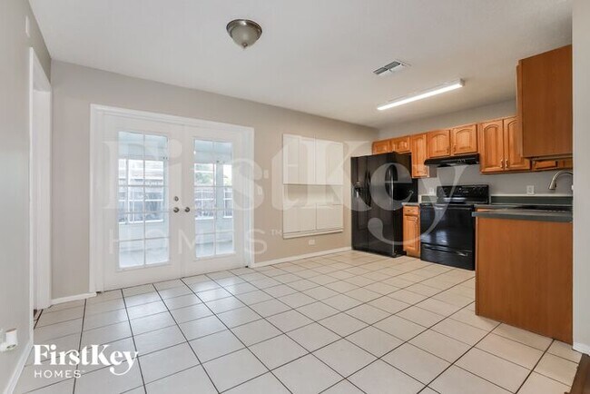 Building Photo - 924 Axlewood Cir