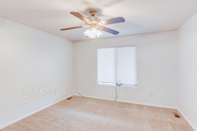 Building Photo - 1046 E Karla Ct