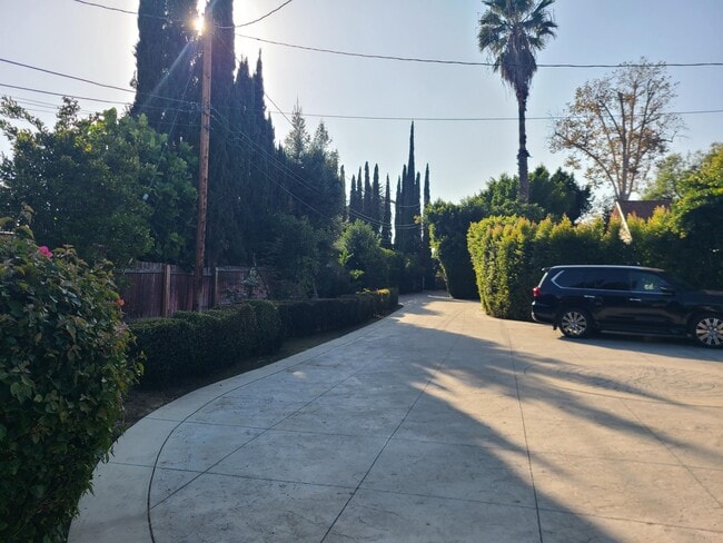 Building Photo - 1720 S Baldwin Ave