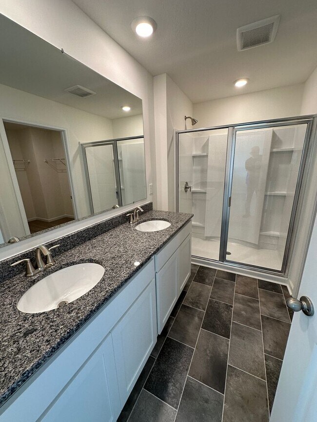 Building Photo - BRAND NEW 2026 Build! Modern Bungalow in the Heart of Maryville