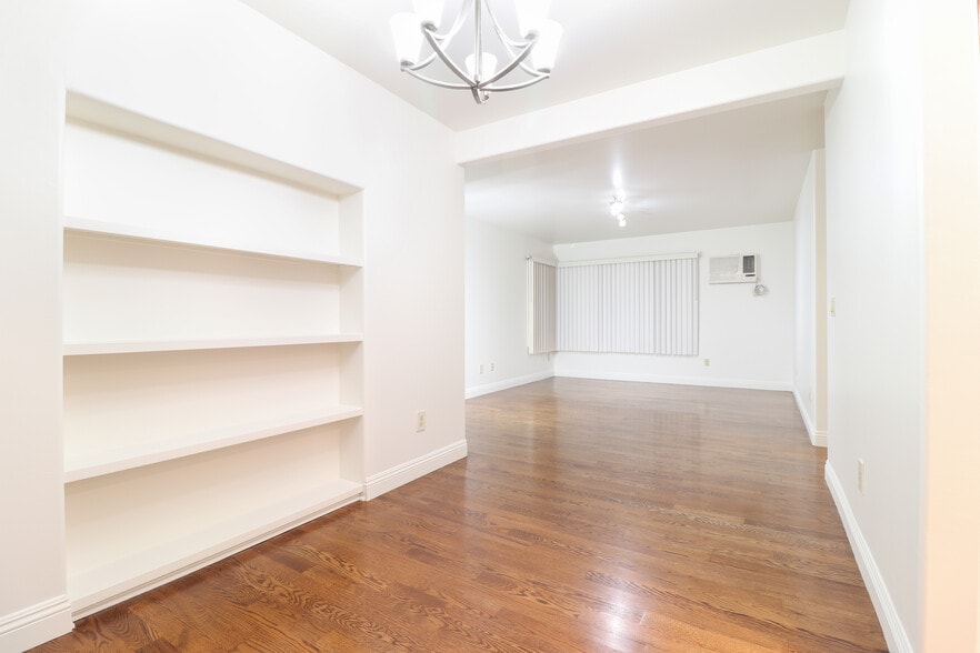 Building Photo - 5255 Via Campo St