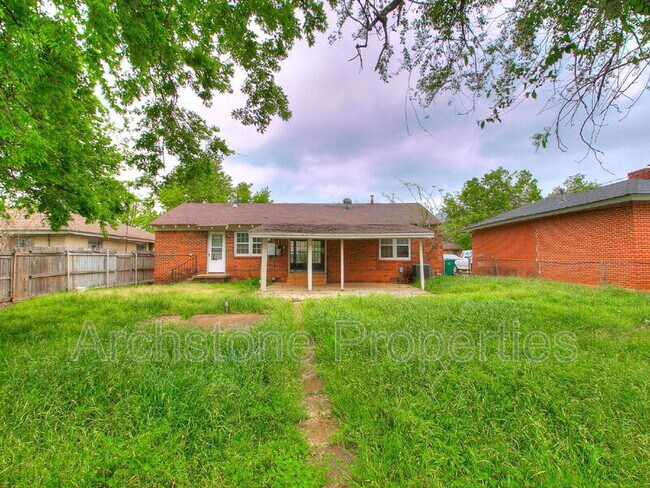 Building Photo - 1614 SW 41st St