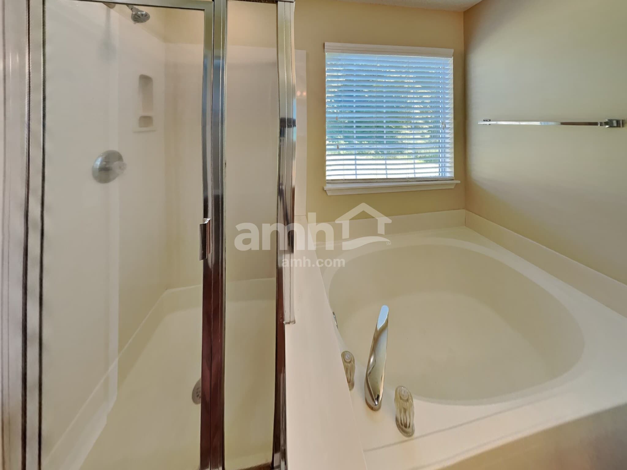 Building Photo - 7117 Daerwood Pl