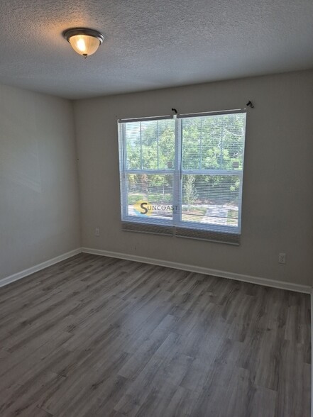 Building Photo - 9211 Western Way