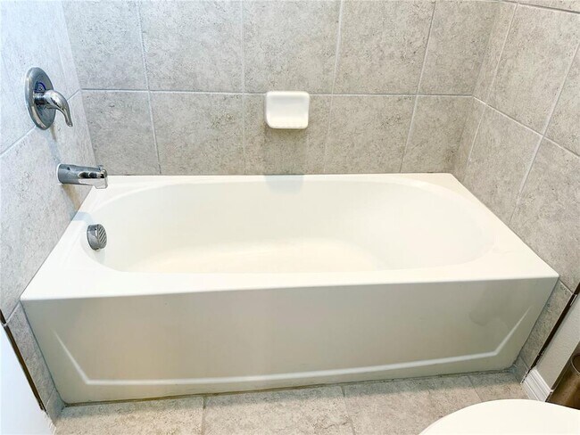 Building Photo - 6268 Great Bear Dr