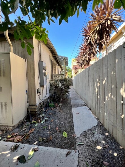 Building Photo - 1750 National Ave