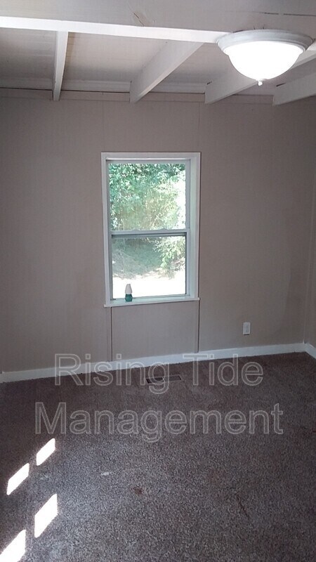 Building Photo - 701 84th St S