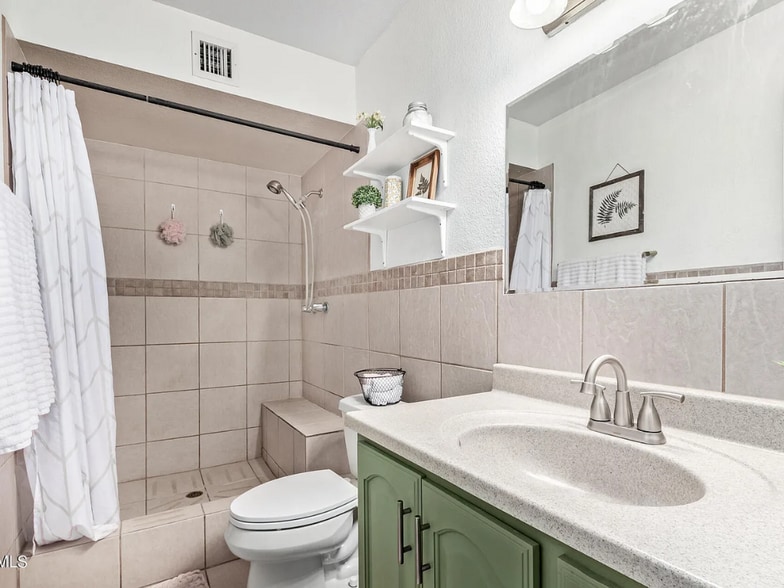 Master Bathroom Mesa, Arizona - 222 W Ivyglen St