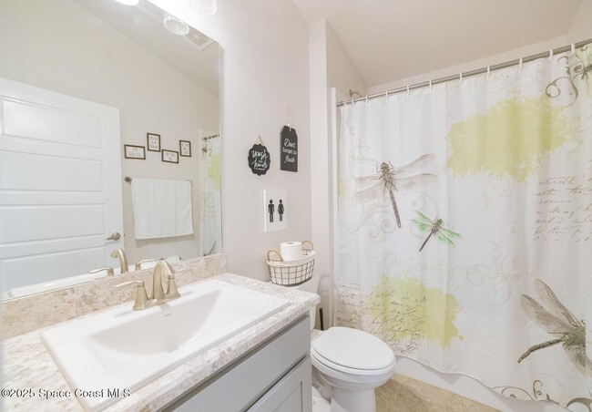 Building Photo - 814 Moment St