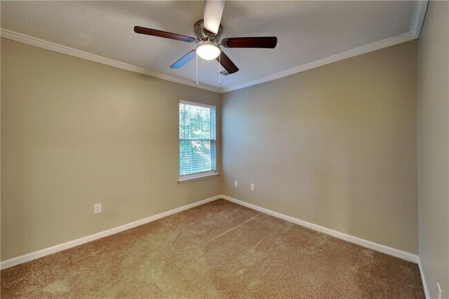 Building Photo - 1357 Lamont Dr SW