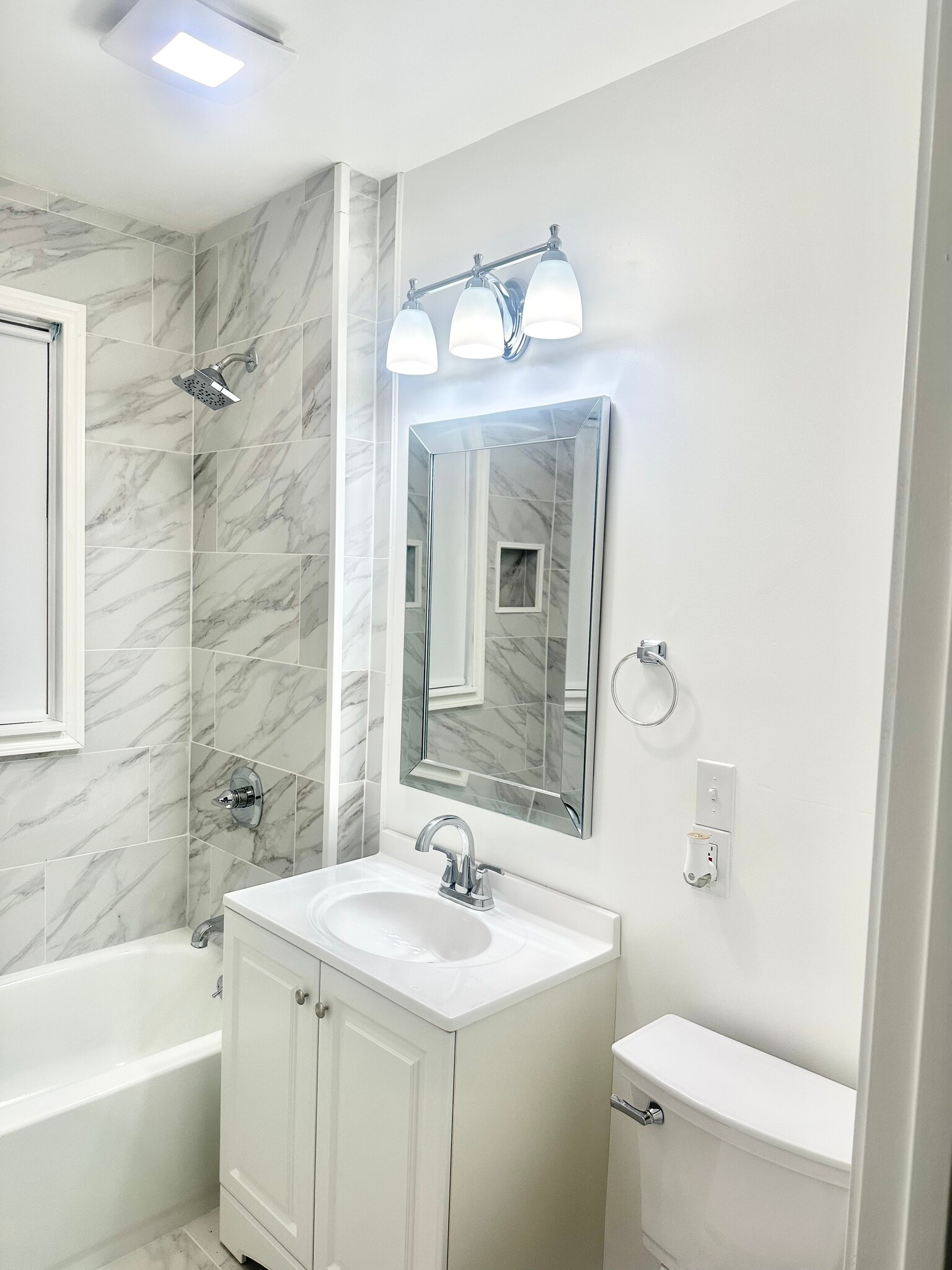 Building Photo - 67 Tremont Ave