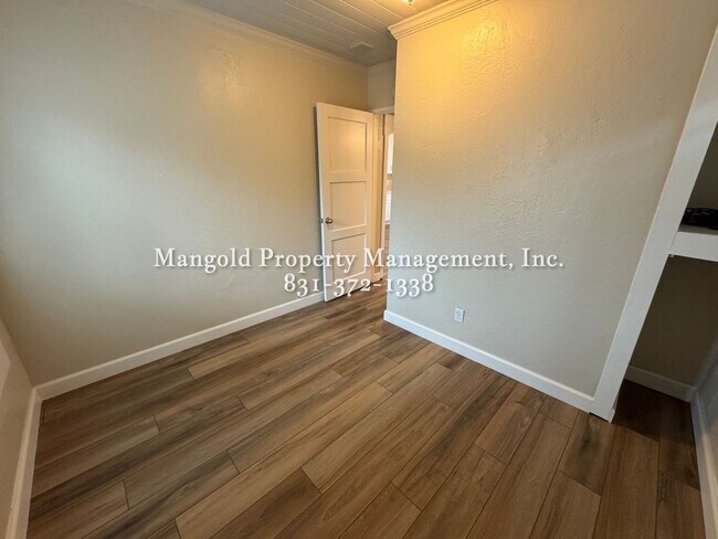 Building Photo - 1025 Hilby Ave