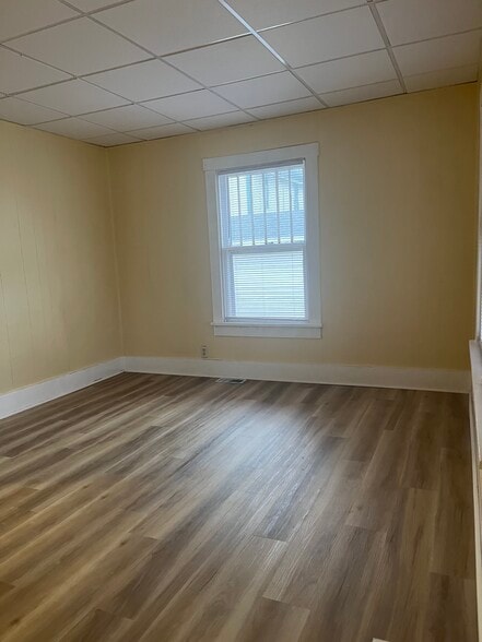 Building Photo - 412 Rafter St