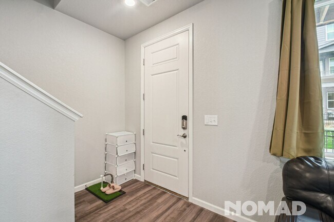 Building Photo - Charming 3BR Townhome in Castle Pines