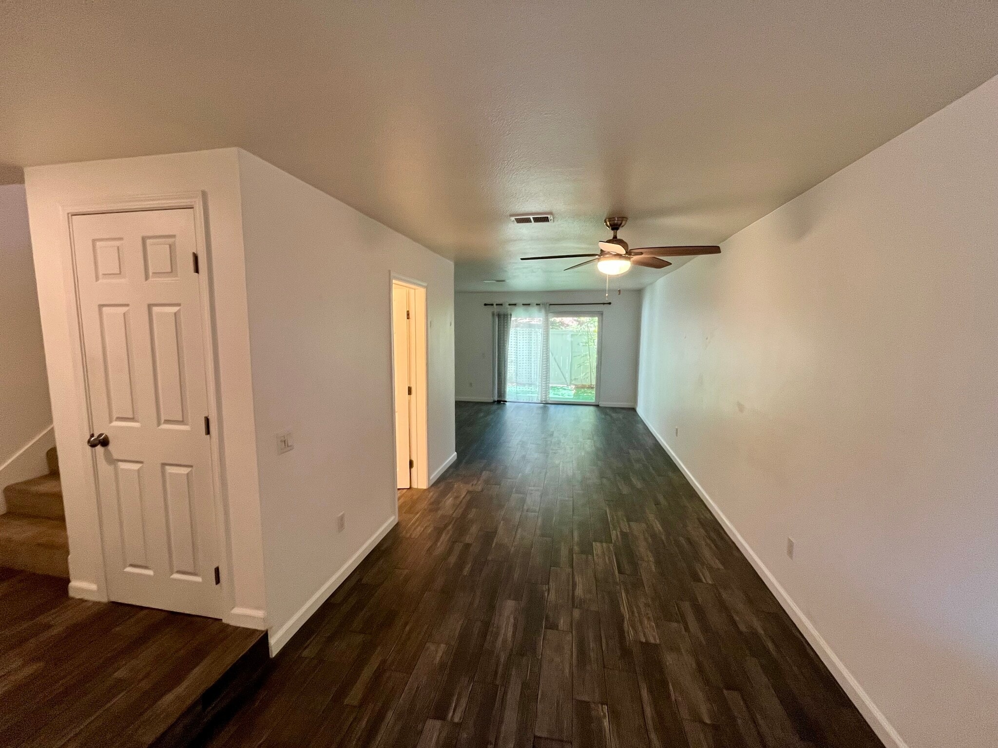 Building Photo - 4265 Mesa Vista Way
