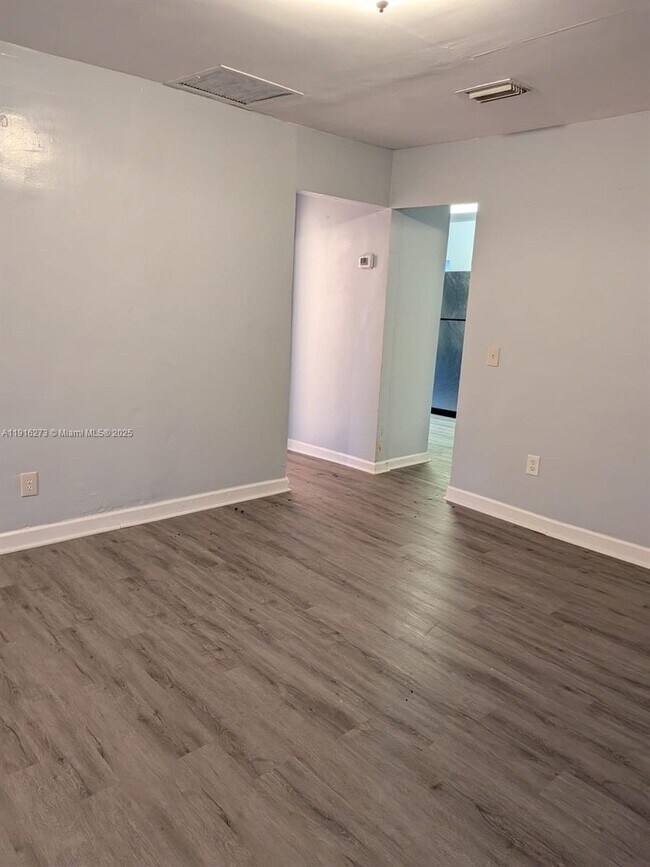 Building Photo - 2132 McKinley St