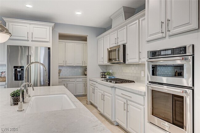 Building Photo - 10249 Wisteria Hills Ct