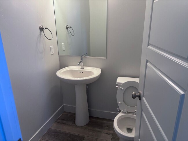 Building Photo - 4 bed | 2 1/2 bath | 2 car garage in Desert Canyon with washer/dryer/fridge