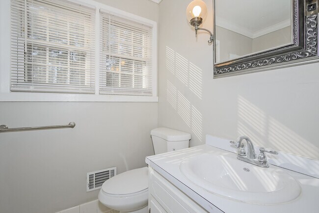 Building Photo - Split Level 4 Bedroom Home in Augusta, GA