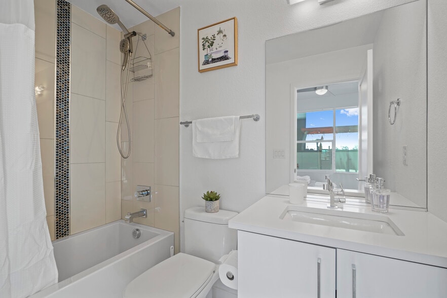 Bathroom in Second Bedroom - 3034 Wilson Ct