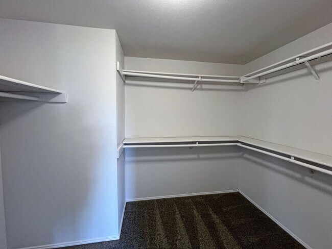 Building Photo - 1507 63rd Ave NE